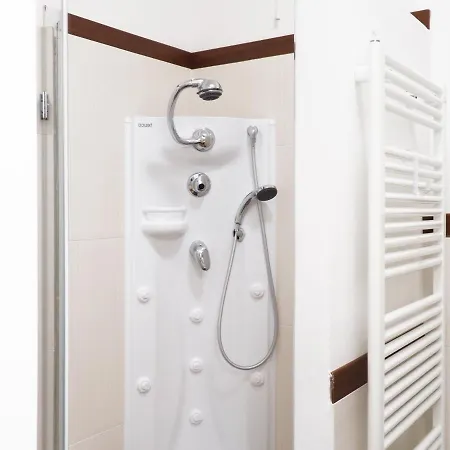 Lägenhet Rosa Bianca - 5 Minuti Dal Centro Con Giardino E Parcheggio Privato