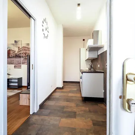 Rosa Bianca - 5 Minuti Dal Centro Con Giardino E Parcheggio Privato Vakantiehuis *