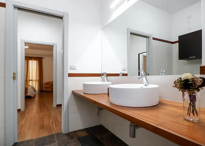 Apartament Rosa Bianca - 5 Minuti Dal Centro Con Giardino E Parcheggio Privato