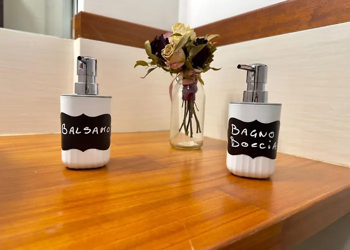 Rosa Bianca - 5 Minuti Dal Centro Con Giardino E Parcheggio Privato بيرودجا